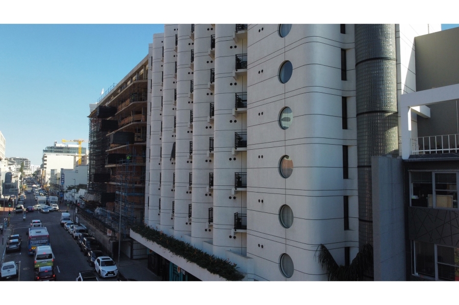 1 Bedroom Property for Sale in Sea Point Western Cape